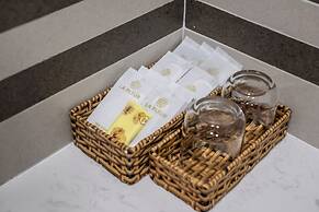 La Fleur Premium Central Apartment