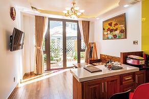 La Fleur Premium Central Apartment