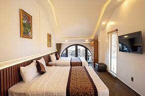 La Fleur Premium Central Apartment