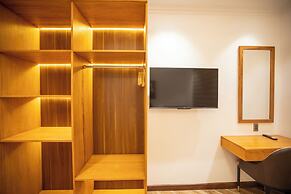 La Fleur Premium Central Apartment