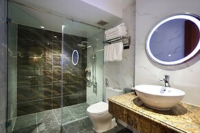 La Fleur Premium Central Apartment