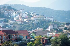 La Fleur Premium Central Apartment