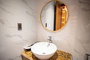 La Fleur Premium Central Apartment