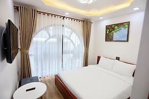 La Fleur Premium Central Apartment