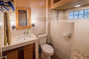 Kemangi Apartments and Yoga Space