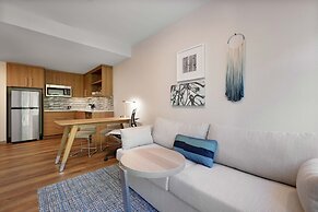 Element New York Wood Ridge