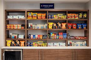 Holiday Inn Express & Suites Woodside LaGuardia Airport by IHG