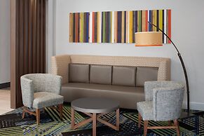 Holiday Inn Express & Suites Woodside LaGuardia Airport by IHG