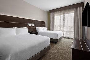 Holiday Inn Express & Suites Woodside LaGuardia Airport by IHG