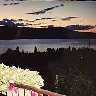 Blue Road Town Pension-Crystal