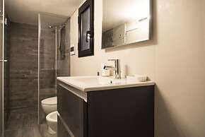 Contemporary 2 Bedroom Flat near University