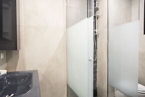 Contemporary 2 Bedroom Flat near University