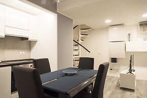 Contemporary 2 Bedroom Flat near University