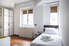 Bright Terrace Apartment in University District