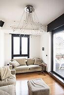 Bright Terrace Apartment in University District