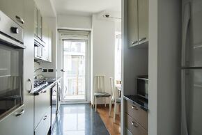 Bright Terrace Apartment in University District