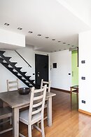 Bright Terrace Apartment in University District