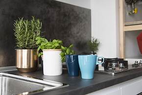 Sweet Flat near Metro Stop