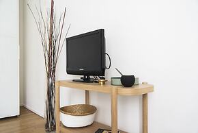 Sweet Flat near Metro Stop