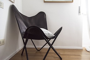 Sweet Flat near Metro Stop