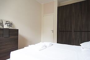 2 Bedrooms Flat with Parking near Metro Stop