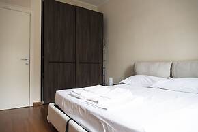 2 Bedrooms Flat with Parking near Metro Stop