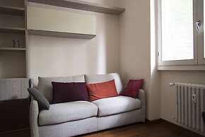 2 Bedrooms Flat with Parking near Metro Stop