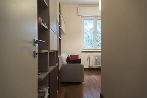 2 Bedrooms Flat with Parking near Metro Stop