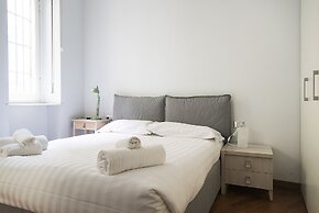 Delicious Apartment in Shopping District