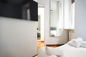 Delicious Apartment in Shopping District