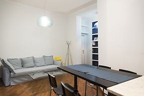 Delicious Apartment in Shopping District