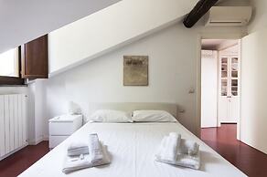 Intimate Attic Flat near Politecnico University