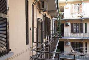 White and Clean Apartment near Metro MM1