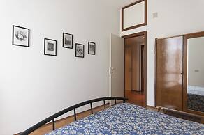 Bright & Cozy Flat near Navigli, Iulm, Tortona