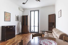 Bright & Cozy Flat near Navigli, Iulm, Tortona