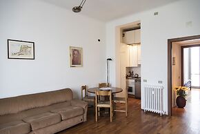 Bright & Cozy Flat near Navigli, Iulm, Tortona