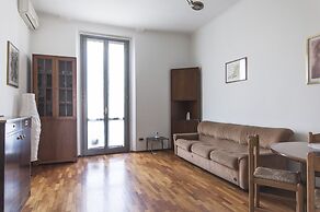 Bright & Cozy Flat near Navigli, Iulm, Tortona