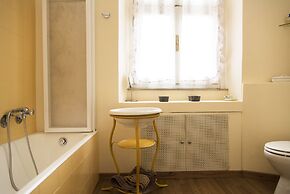 Pleasant 2 Bedrooms Flat in Brera