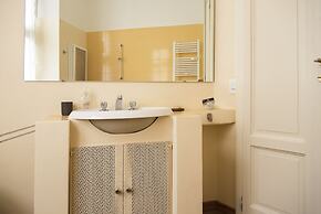 Pleasant 2 Bedrooms Flat in Brera