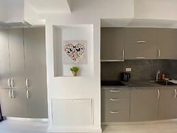 Maritimo Luxury ApartHotel