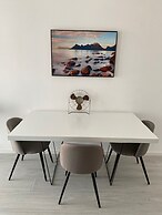 Maritimo Luxury ApartHotel