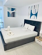 Maritimo Luxury ApartHotel