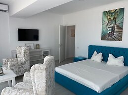 Maritimo Luxury ApartHotel
