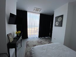 Maritimo Luxury ApartHotel