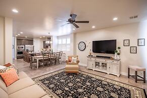 Red Rock & Turned Wood Escape