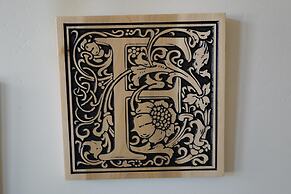 Red Rock & Turned Wood Escape