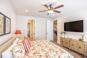 Red Rock & Turned Wood Escape