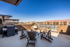 Red Rock & Turned Wood Escape