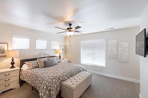 Red Rock & Turned Wood Escape