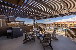 Red Rock & Turned Wood Escape